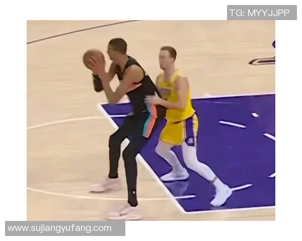 文班亚马场均20分10篮板3盖帽表现超群新秀之争已无悬念